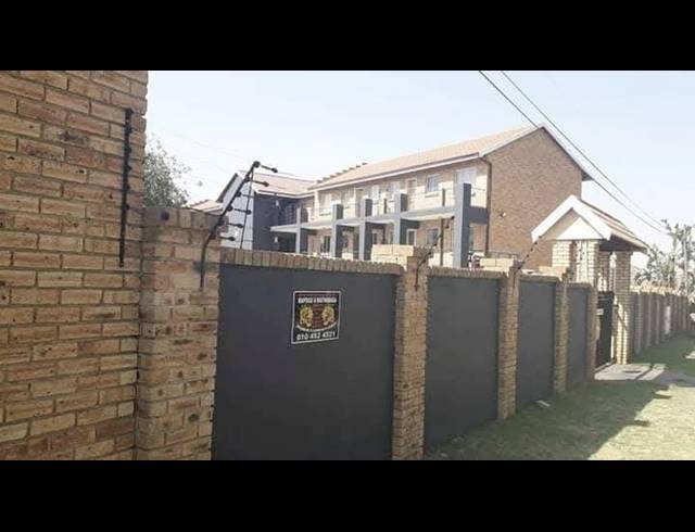 2 BEDROOM APARTMENT FOR SALE IN GREENHILLS EXT 3